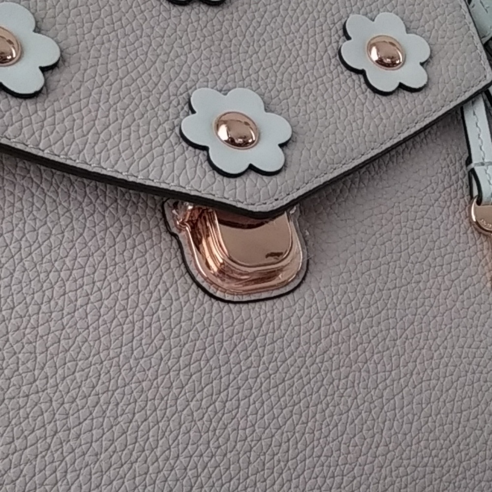 Micheal Kors - Picture 3 of 8